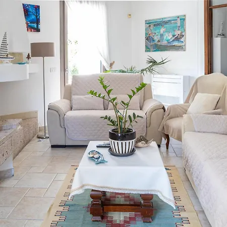 Letizia Santa Luria Sea View - Iun R9232
