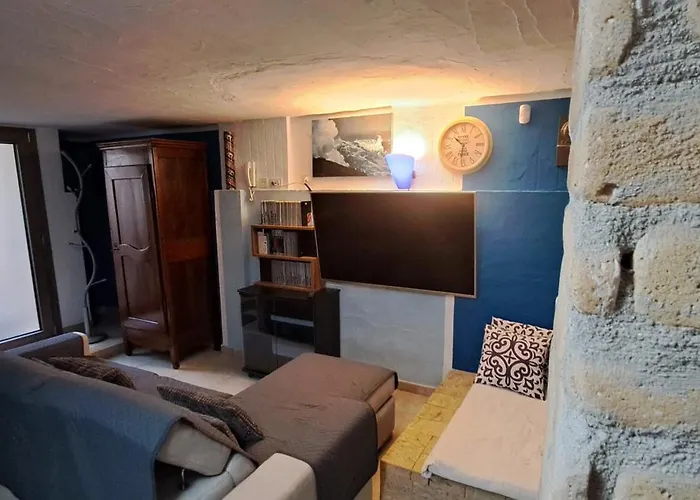 Villa Letizia - Heritage & Sustainable 100M Sea Quartu SantʼElena